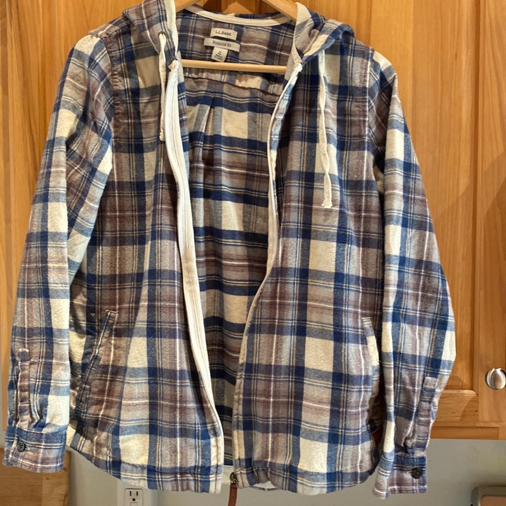 Women’s Scotch plaid flannel shirt, hooded